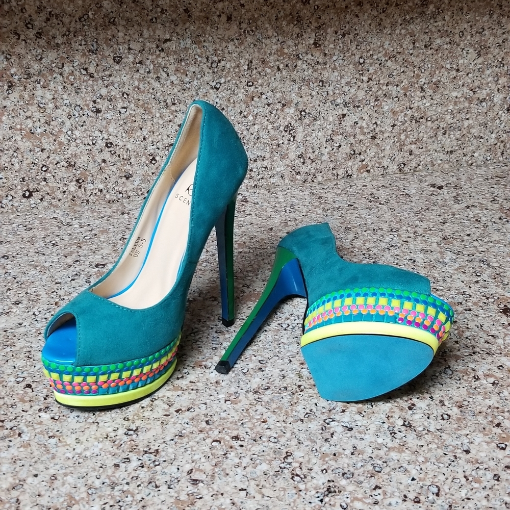 COPY - Beautiful heels!!!!! Size 5.5 New